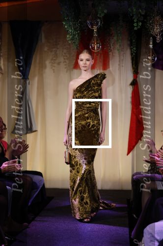 Amsterdam 2 december 2024
Addy v d Krommenacker heeft kleding ontworpen voor terre des Hommes .
oa Carolien ter Linden Jet de Nijs Justine Marcella Dwight v d Vijver Duco Bauwens Marianne Timmer en Laurien Verstraten liepen mee met de show.