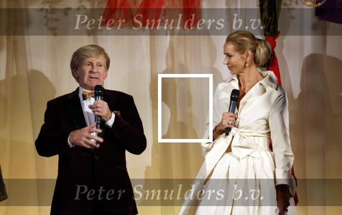 Amsterdam 2 december 2024
Addy v d Krommenacker heeft kleding ontworpen voor terre des Hommes .
oa Carolien ter Linden Jet de Nijs Justine Marcella Dwight v d Vijver Duco Bauwens Marianne Timmer en Laurien Verstraten liepen mee met de show.