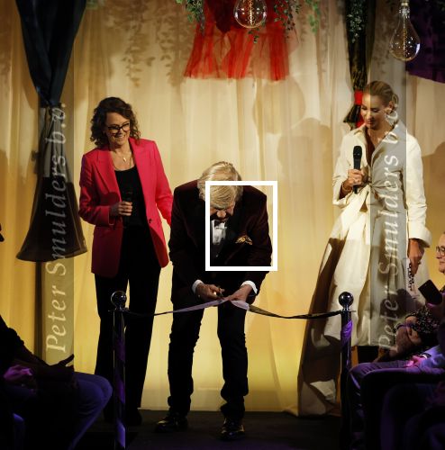 Amsterdam 2 december 2024
Addy v d Krommenacker heeft kleding ontworpen voor terre des Hommes .
oa Carolien ter Linden Jet de Nijs Justine Marcella Dwight v d Vijver Duco Bauwens Marianne Timmer en Laurien Verstraten liepen mee met de show.