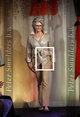 Amsterdam 2 december 2024
Addy v d Krommenacker heeft kleding ontworpen voor terre des Hommes .
oa Carolien ter Linden Jet de Nijs Justine Marcella Dwight v d Vijver Duco Bauwens Marianne Timmer en Laurien Verstraten liepen mee met de show.