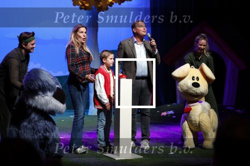 Oosterhout 23 oktober 2024
 OfficiÃ«le opening (door kinderen van de Podiumkids Kinderjury) in Theater De Bussel in Oosterhout. Albert Verlinde is erbij als voorzitter van de stichting
 Nationaal Theaterfonds. Lucille Werner gaat vanaf de KinderTheaterWeek het voorzitter-stokje van Albert overnemen bij deze stichting. Samen deden ze de opening.
