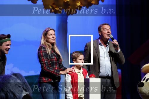 Oosterhout 23 oktober 2024
 OfficiÃ«le opening (door kinderen van de Podiumkids Kinderjury) in Theater De Bussel in Oosterhout. Albert Verlinde is erbij als voorzitter van de stichting
 Nationaal Theaterfonds. Lucille Werner gaat vanaf de KinderTheaterWeek het voorzitter-stokje van Albert overnemen bij deze stichting. Samen deden ze de opening.