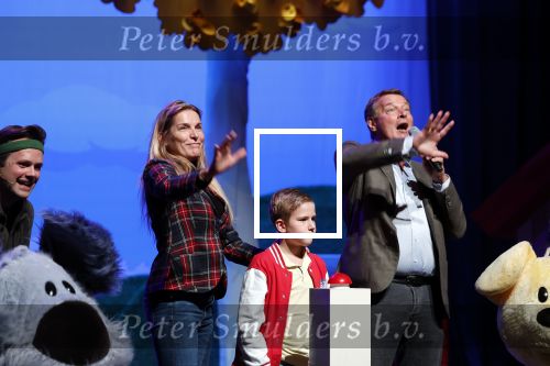 Oosterhout 23 oktober 2024
 OfficiÃ«le opening (door kinderen van de Podiumkids Kinderjury) in Theater De Bussel in Oosterhout. Albert Verlinde is erbij als voorzitter van de stichting
 Nationaal Theaterfonds. Lucille Werner gaat vanaf de KinderTheaterWeek het voorzitter-stokje van Albert overnemen bij deze stichting. Samen deden ze de opening.