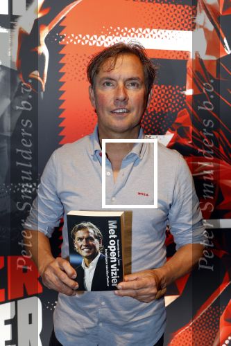 Almere 4 november 2024
Boekpresentatie Alex Pastoor bij stadion Almere city.