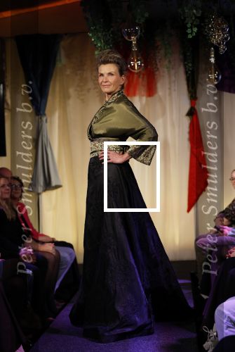 Amsterdam 2 december 2024
Addy v d Krommenacker heeft kleding ontworpen voor terre des Hommes .
oa Carolien ter Linden Jet de Nijs Justine Marcella Dwight v d Vijver Duco Bauwens Marianne Timmer en Laurien Verstraten liepen mee met de show.