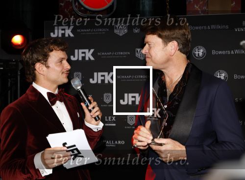 Amsterdam 23 oktober 2024
JFK greatest man award in de Ventuno Skylounge in Amsterdam. Beau v Erven Dorens werd gekozen tot Greatest man . Hij kwam met 3 zoons en Mark v Eeuwen