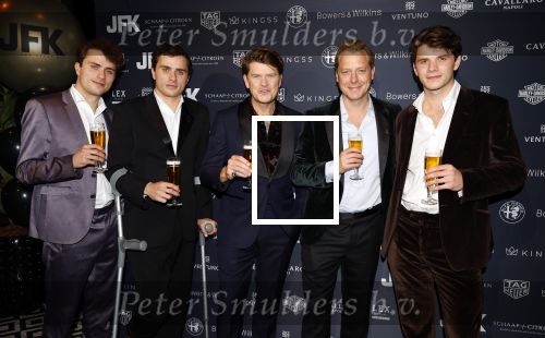 Amsterdam 23 oktober 2024
JFK greatest man award in de Ventuno Skylounge in Amsterdam. Beau v Erven Dorens werd gekozen tot Greatest man . Hij kwam met 3 zoons en Mark v Eeuwen
