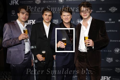 Amsterdam 23 oktober 2024
JFK greatest man award in de Ventuno Skylounge in Amsterdam. Beau v Erven Dorens werd gekozen tot Greatest man . Hij kwam met 3 zoons en Mark v Eeuwen
