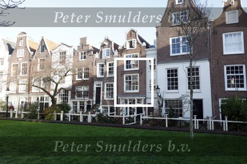 Amsterdam 29 november 2024
Fotouurtje Koninklijk huis met Koning Willem Alexander Koningin Maxima Prinses Amalia Prinses Alexia Prinses Ariane en hun hondje Mambo . De shoot vond plaats op het Begijnhof in het centrum van Amsterdam.