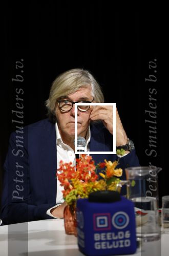 Hilversum 21 november 2024
Nicole Buch presenteert event over haar man Menno Buch bij beeld en geluid . Erland Galjaard en Bert v d Veer spreken ook .
