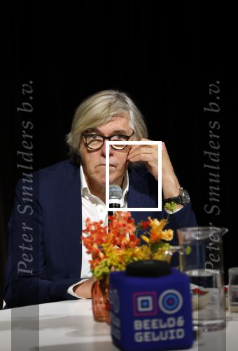 Hilversum 21 november 2024
Nicole Buch presenteert event over haar man Menno Buch bij beeld en geluid . Erland Galjaard en Bert v d Veer spreken ook .