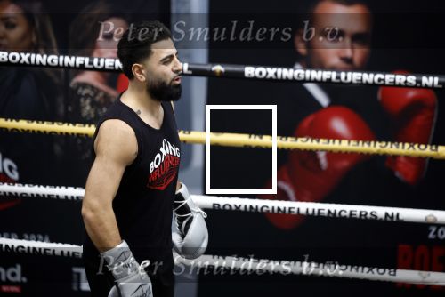 Hoofddorp 25 november 2024
Training Boxing influencers met oa Dave Roelvink Bravo Mark Schaaf  Geraldo Holzken Niek Holzken Roy  Meyer Goudtje Oussama Ahammoud Boer Ayoub en Sem v Dijk . Monica Geuze en Kaj Gorgels presenteren het .