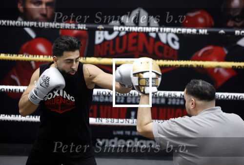 Hoofddorp 25 november 2024
Training Boxing influencers met oa Dave Roelvink Bravo Mark Schaaf  Geraldo Holzken Niek Holzken Roy  Meyer Goudtje Oussama Ahammoud Boer Ayoub en Sem v Dijk . Monica Geuze en Kaj Gorgels presenteren het .