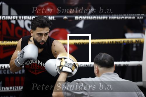 Hoofddorp 25 november 2024
Training Boxing influencers met oa Dave Roelvink Bravo Mark Schaaf  Geraldo Holzken Niek Holzken Roy  Meyer Goudtje Oussama Ahammoud Boer Ayoub en Sem v Dijk . Monica Geuze en Kaj Gorgels presenteren het .