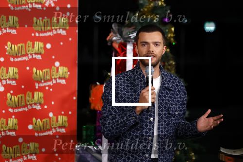 Amsterdam 5 november 2024
Presentatie cast Santa Claus is comeing to town in het ziggo dome . Aanwezige cast Willemijn Verkaik Dominique v Hulst (Zangeres Do) Noortje Herlaar Buddy Vedder en Frank Lammers als kerstman .