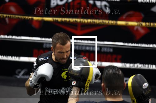 Hoofddorp 25 november 2024
Training Boxing influencers met oa Dave Roelvink Bravo Mark Schaaf  Geraldo Holzken Niek Holzken Roy  Meyer Goudtje Oussama Ahammoud Boer Ayoub en Sem v Dijk . Monica Geuze en Kaj Gorgels presenteren het .