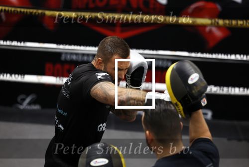 Hoofddorp 25 november 2024
Training Boxing influencers met oa Dave Roelvink Bravo Mark Schaaf  Geraldo Holzken Niek Holzken Roy  Meyer Goudtje Oussama Ahammoud Boer Ayoub en Sem v Dijk . Monica Geuze en Kaj Gorgels presenteren het .