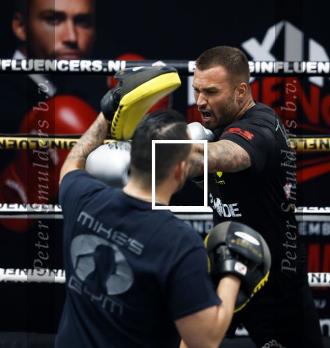 Hoofddorp 25 november 2024
Training Boxing influencers met oa Dave Roelvink Bravo Mark Schaaf  Geraldo Holzken Niek Holzken Roy  Meyer Goudtje Oussama Ahammoud Boer Ayoub en Sem v Dijk . Monica Geuze en Kaj Gorgels presenteren het .