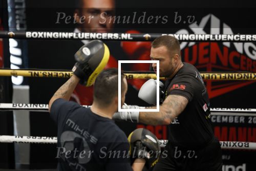 Hoofddorp 25 november 2024
Training Boxing influencers met oa Dave Roelvink Bravo Mark Schaaf  Geraldo Holzken Niek Holzken Roy  Meyer Goudtje Oussama Ahammoud Boer Ayoub en Sem v Dijk . Monica Geuze en Kaj Gorgels presenteren het .