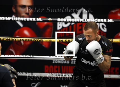 Hoofddorp 25 november 2024
Training Boxing influencers met oa Dave Roelvink Bravo Mark Schaaf  Geraldo Holzken Niek Holzken Roy  Meyer Goudtje Oussama Ahammoud Boer Ayoub en Sem v Dijk . Monica Geuze en Kaj Gorgels presenteren het .