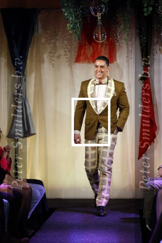 Amsterdam 2 december 2024
Addy v d Krommenacker heeft kleding ontworpen voor terre des Hommes .
oa Carolien ter Linden Jet de Nijs Justine Marcella Dwight v d Vijver Duco Bauwens Marianne Timmer en Laurien Verstraten liepen mee met de show.