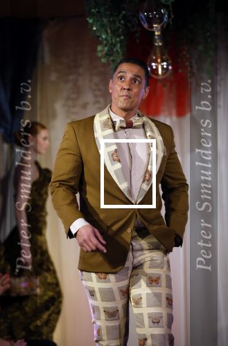Amsterdam 2 december 2024
Addy v d Krommenacker heeft kleding ontworpen voor terre des Hommes .
oa Carolien ter Linden Jet de Nijs Justine Marcella Dwight v d Vijver Duco Bauwens Marianne Timmer en Laurien Verstraten liepen mee met de show.
