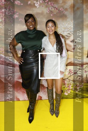 Amsterdam 3 december 2024
Premiere Wicked in Tuschinski. Edsilia Rombley met dochter