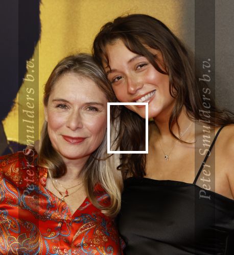 Amsterdam 4 november 2024
Premiere tegendraads in Tuschinski . Elle v Rijn met dochter Feline Neyndorff