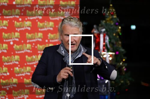 Amsterdam 5 november 2024
Presentatie cast Santa Claus is comeing to town in het ziggo dome . Aanwezige cast Willemijn Verkaik Dominique v Hulst (Zangeres Do) Noortje Herlaar Buddy Vedder en Frank Lammers als kerstman . Ewart v d Horst