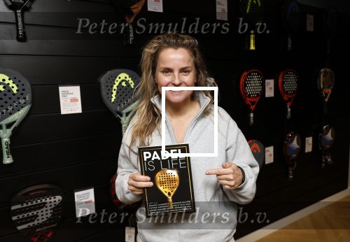 Laren 13 november 2024
Boekpresentatie over Padel met oa Matthias Scholten Johnny de Mol Fatima Moreiro de Melo en Martijn Lusink /