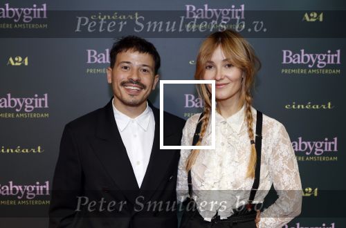Amsterdam 25 november 2024
Premiere Babygirl in Tuschinski . Halina Reijn is de producente. Geza Weisz met vriendin