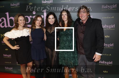 Amsterdam 25 november 2024
Premiere Babygirl in Tuschinski . Halina Reijn is de producente. halina Reijn met haar zussen