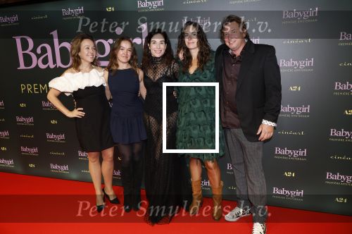 Amsterdam 25 november 2024
Premiere Babygirl in Tuschinski . Halina Reijn is de producente. halina Reijn met haar zussen