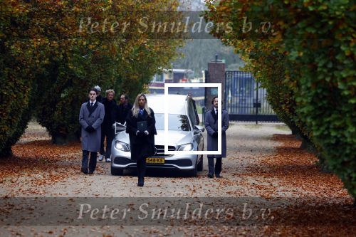 Amsterdam 8 november 2024
Herdenkingsdienst en begrafenis van Hans Kemna in stadsschouwburg en op Zorgvlied.