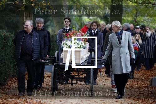 Amsterdam 8 november 2024
Herdenkingsdienst en begrafenis van Hans Kemna in stadsschouwburg en op Zorgvlied.