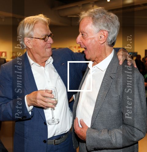 Amstelveen 14 november 2024
Opening expositie en boekpresentatie van 80 jaar Jeroen Krabbe in het Cobra Museum . Joop v d Ende overhandit het eerste boek . Vrouw Herma Krabbe zit op de eerste rij samen met zoon Jasper en Jacob Krabbe . hans v Willigenburg
