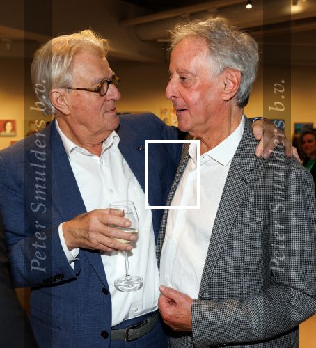 Amstelveen 14 november 2024
Opening expositie en boekpresentatie van 80 jaar Jeroen Krabbe in het Cobra Museum . Joop v d Ende overhandit het eerste boek . Vrouw Herma Krabbe zit op de eerste rij samen met zoon Jasper en Jacob Krabbe . hans v Willigenburg