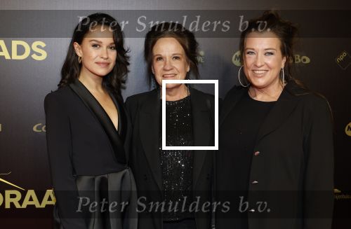 Amsterdam 4 november 2024
Premiere tegendraads in Tuschinski . Holly Brood met moeder Xandra Brood en Lola  Brood