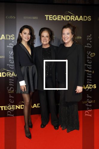 Amsterdam 4 november 2024
Premiere tegendraads in Tuschinski . Holly Brood met moeder Xandra Brood en Lola  Brood