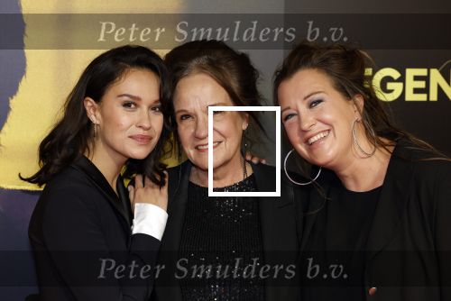 Amsterdam 4 november 2024
Premiere tegendraads in Tuschinski . Holly Brood met moeder Xandra Brood en Lola  Brood