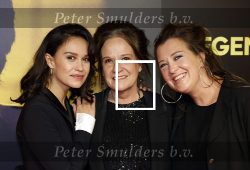 Amsterdam 4 november 2024
Premiere tegendraads in Tuschinski . Holly Brood met moeder Xandra Brood en Lola  Brood