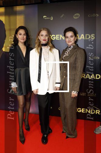 Amsterdam 4 november 2024
Premiere tegendraads in Tuschinski . Holly Brood Emma Josten en Barbara Sloesen