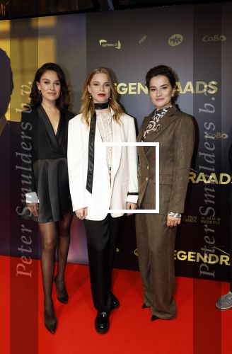 Amsterdam 4 november 2024
Premiere tegendraads in Tuschinski . Holly Brood Emma Josten en Barbara Sloesen
