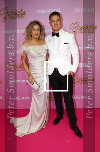Amsterdam 22 oktober 2024
Premiere Gooische vrouwen in het DeLaMar theater. Iris Rulkens met partner