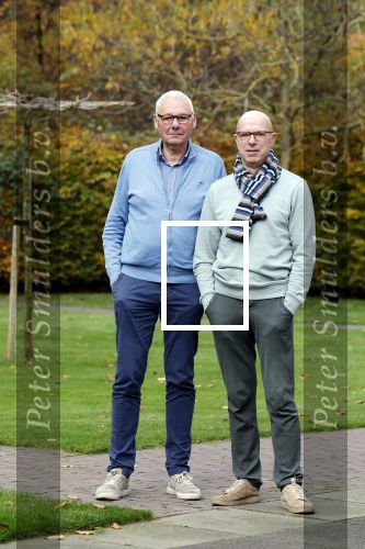 Radio Kootwijk 12 november 2024
Jan de Hoop en zijn Partner Coen Lievaart in de tuin van hun huis .