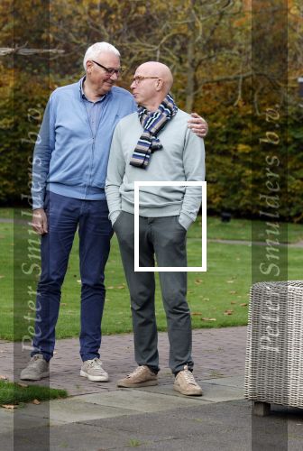 Radio Kootwijk 12 november 2024
Jan de Hoop en zijn Partner Coen Lievaart in de tuin van hun huis .