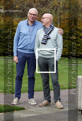 Radio Kootwijk 12 november 2024
Jan de Hoop en zijn Partner Coen Lievaart in de tuin van hun huis .