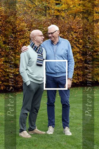 Radio Kootwijk 12 november 2024
Jan de Hoop en zijn Partner Coen Lievaart in de tuin van hun huis .