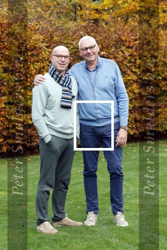 Radio Kootwijk 12 november 2024
Jan de Hoop en zijn Partner Coen Lievaart in de tuin van hun huis .