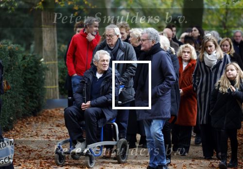 Amsterdam 8 november 2024
Herdenkingsdienst en begrafenis van Hans Kemna in stadsschouwburg en op Zorgvlied. Jeroen Krabbe kwam met zijn vrouw Herma